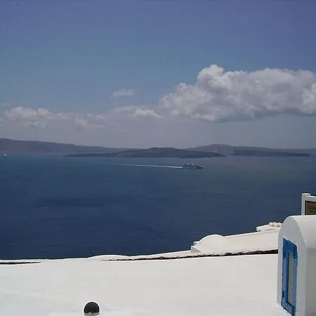 Alexander's Aparthotel 4*